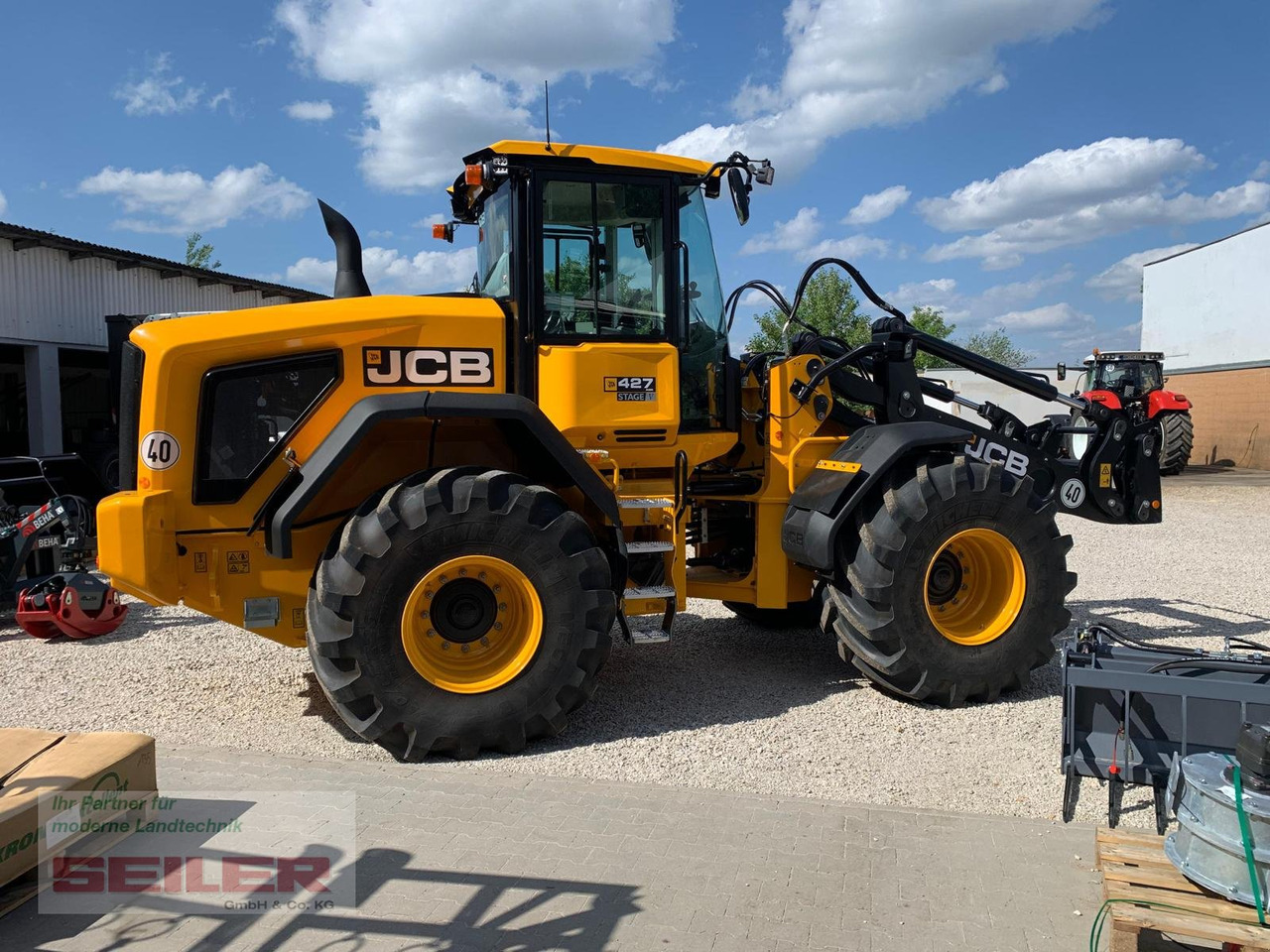 JCB 427 Agri Stage V HighLift - Wheel loader: picture 3 JCB 427 Agri Stage V HighLift - Wheel loader: picture 3