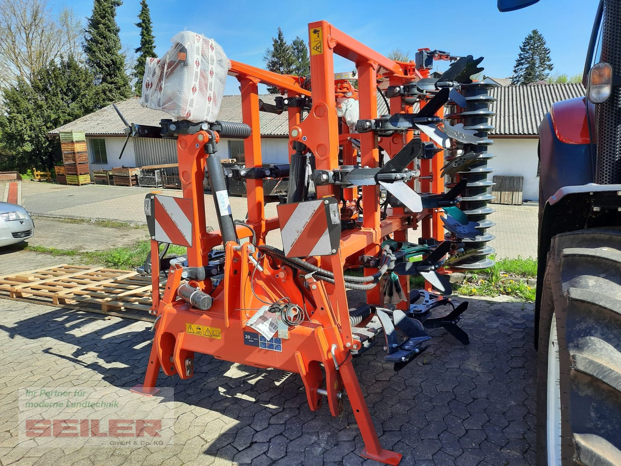 Kuhn Cultimer L 400 R NSM + T-Liner-Walze - Cultivator: picture 3 Kuhn Cultimer L 400 R NSM + T-Liner-Walze - Cultivator: picture 3