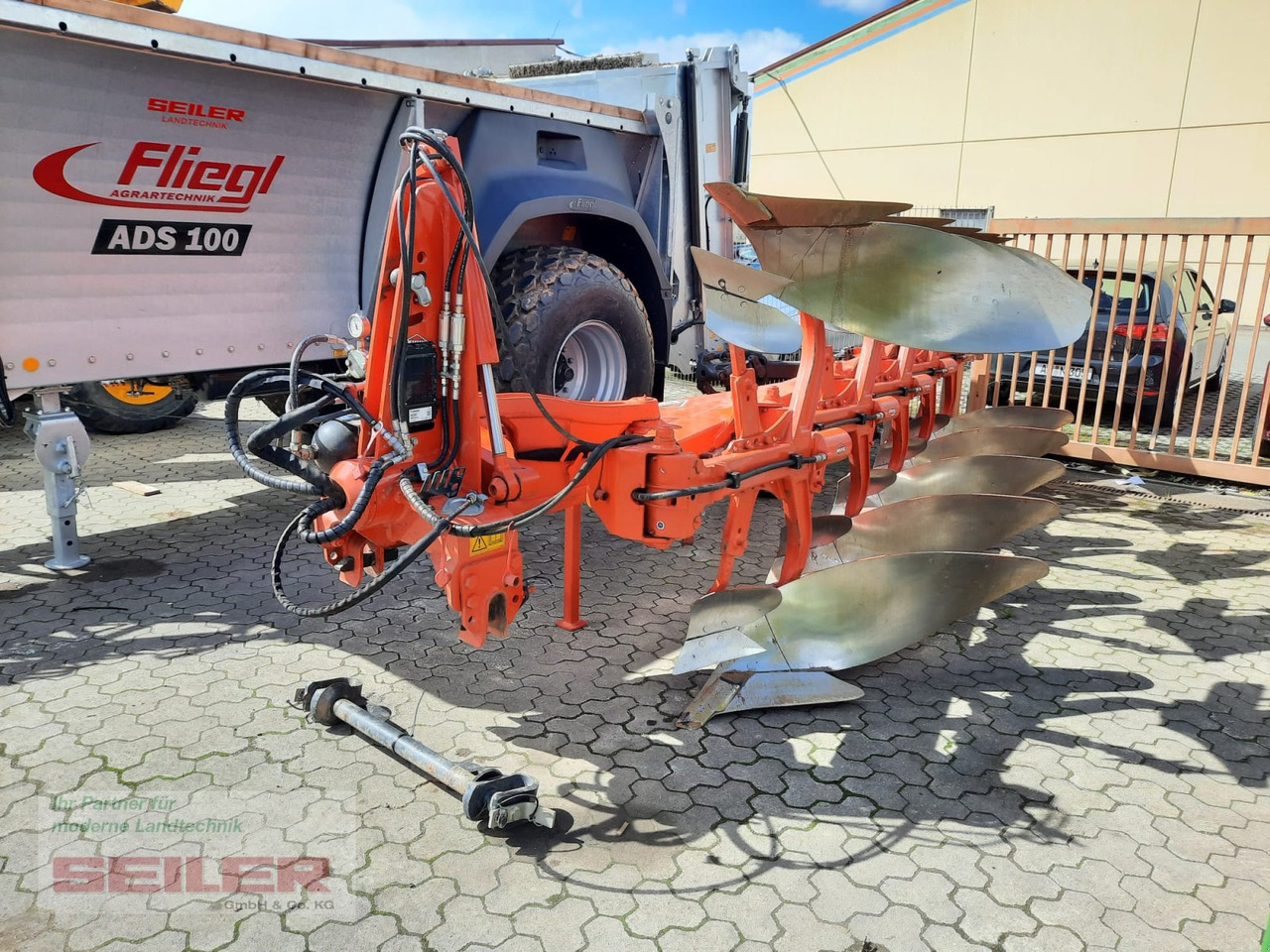 Kuhn Vari-Master 153 NSH - Plow: picture 1 Kuhn Vari-Master 153 NSH - Plow: picture 1