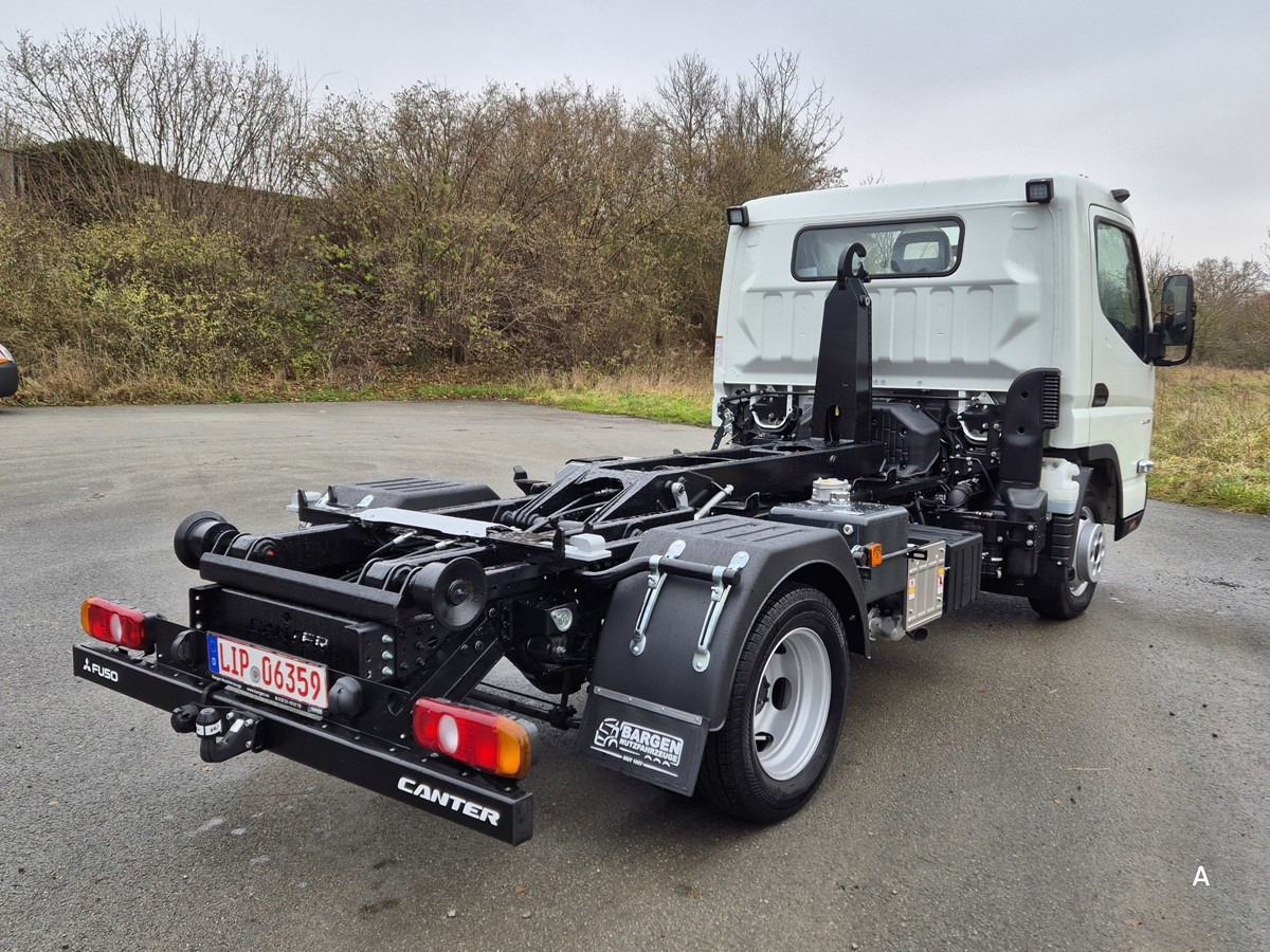 FUSO 3C15 Duonic Aut.City Abrollkipper AHK 3.5T - Hook lift truck: picture 5 FUSO 3C15 Duonic Aut.City Abrollkipper AHK 3.5T - Hook lift truck: picture 5