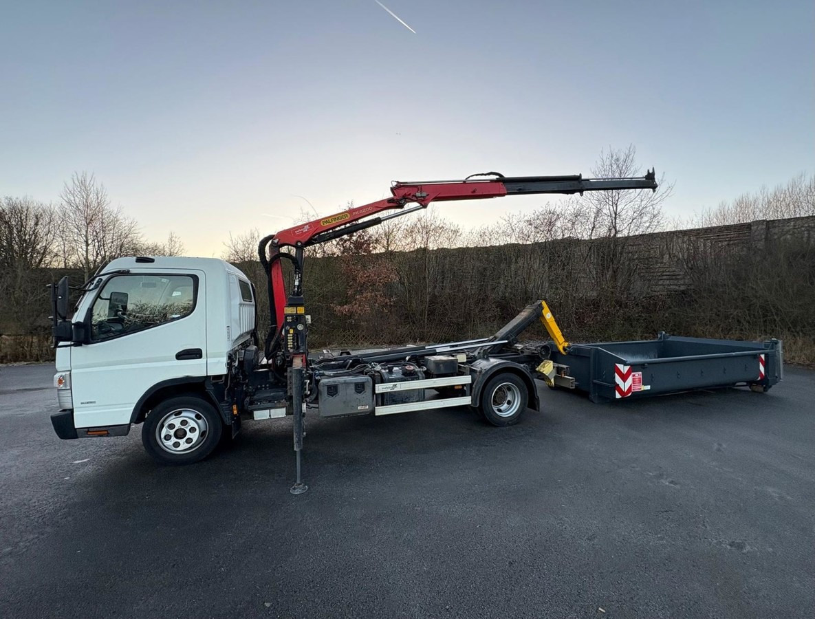FUSO FUSO 7C18 City Abrollkipper + Ladekran Palfinger - Hook lift truck, Crane truck: picture 1 FUSO FUSO 7C18 City Abrollkipper + Ladekran Palfinger - Hook lift truck, Crane truck: picture 1