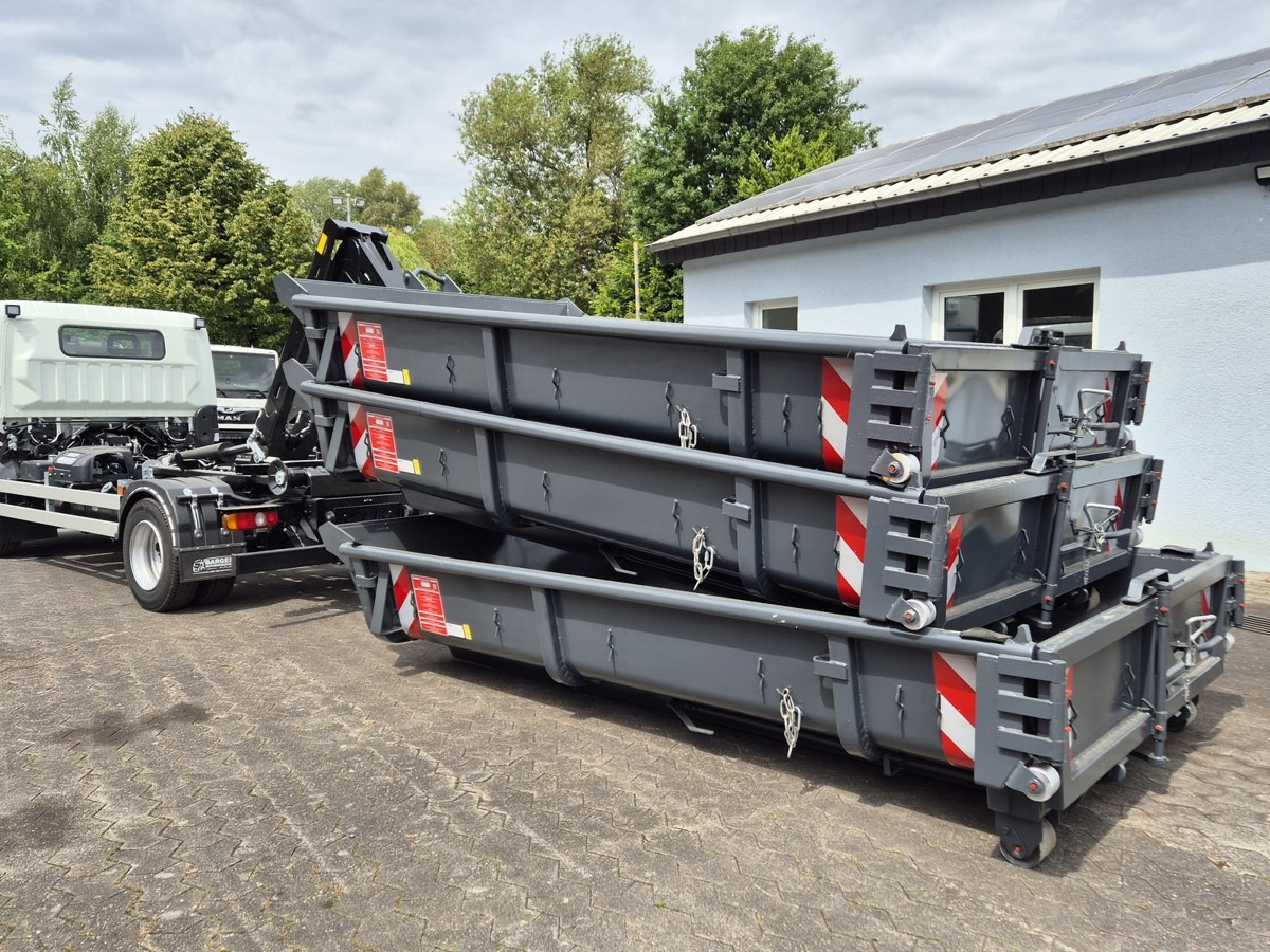 FUSO FUSO 9C18 40km/h City Abrollkipper WLF Swiss Hak - Hook lift truck: picture 2 FUSO FUSO 9C18 40km/h City Abrollkipper WLF Swiss Hak - Hook lift truck: picture 2