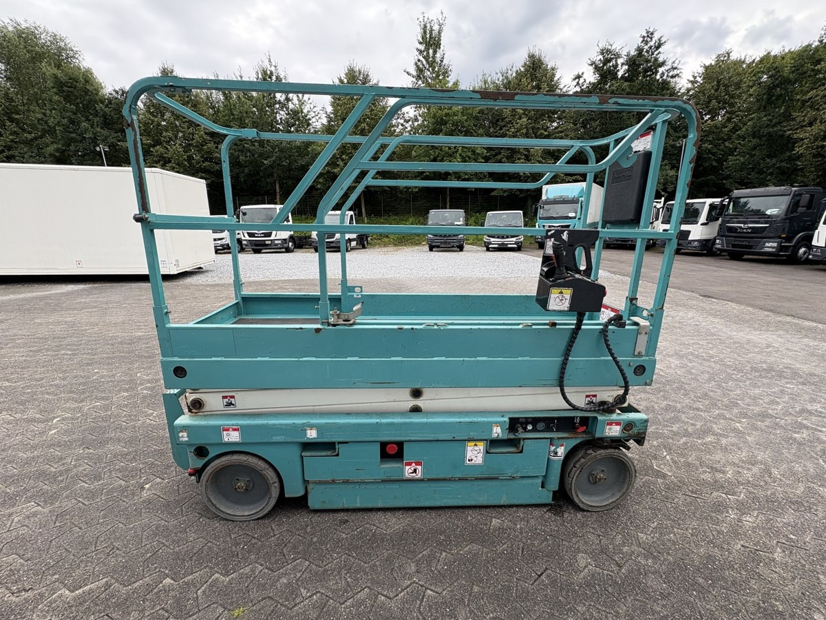 GENIE Haulotte Compact 8 baugleich GS 2032 sofort verf - Scissor lift: picture 3 GENIE Haulotte Compact 8 baugleich GS 2032 sofort verf - Scissor lift: picture 3