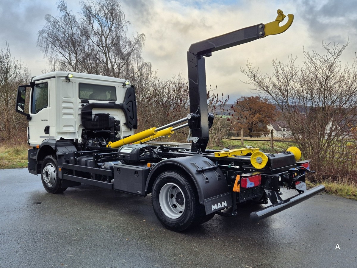 New Hook lift truck MAN TGM 15.290 BL Abrollkipper PowerMatic Standheiz.: picture 6