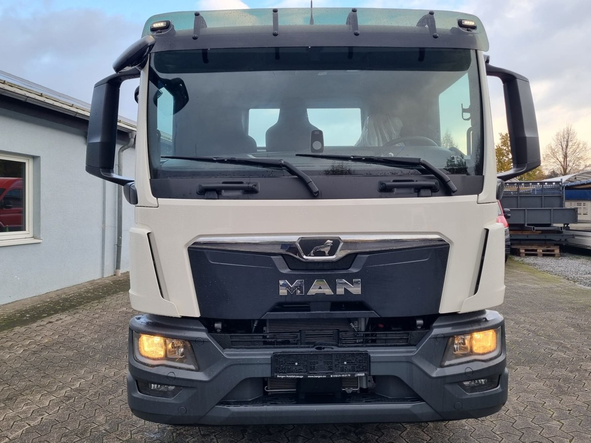 New Hook lift truck MAN TGM 15.290 BL Abrollkipper PowerMatic Standheiz.: picture 19