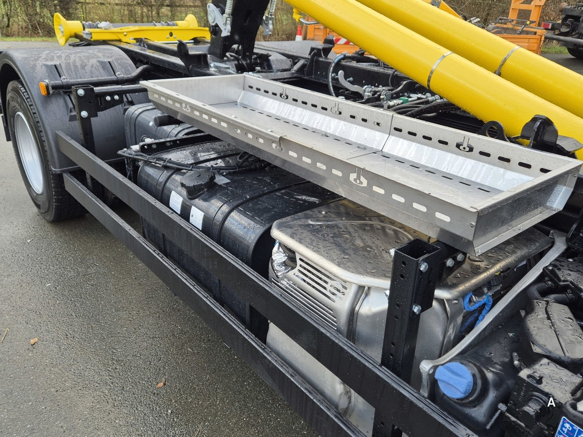 New Hook lift truck MAN TGM 15.290 BL Abrollkipper PowerMatic Standheiz.: picture 8