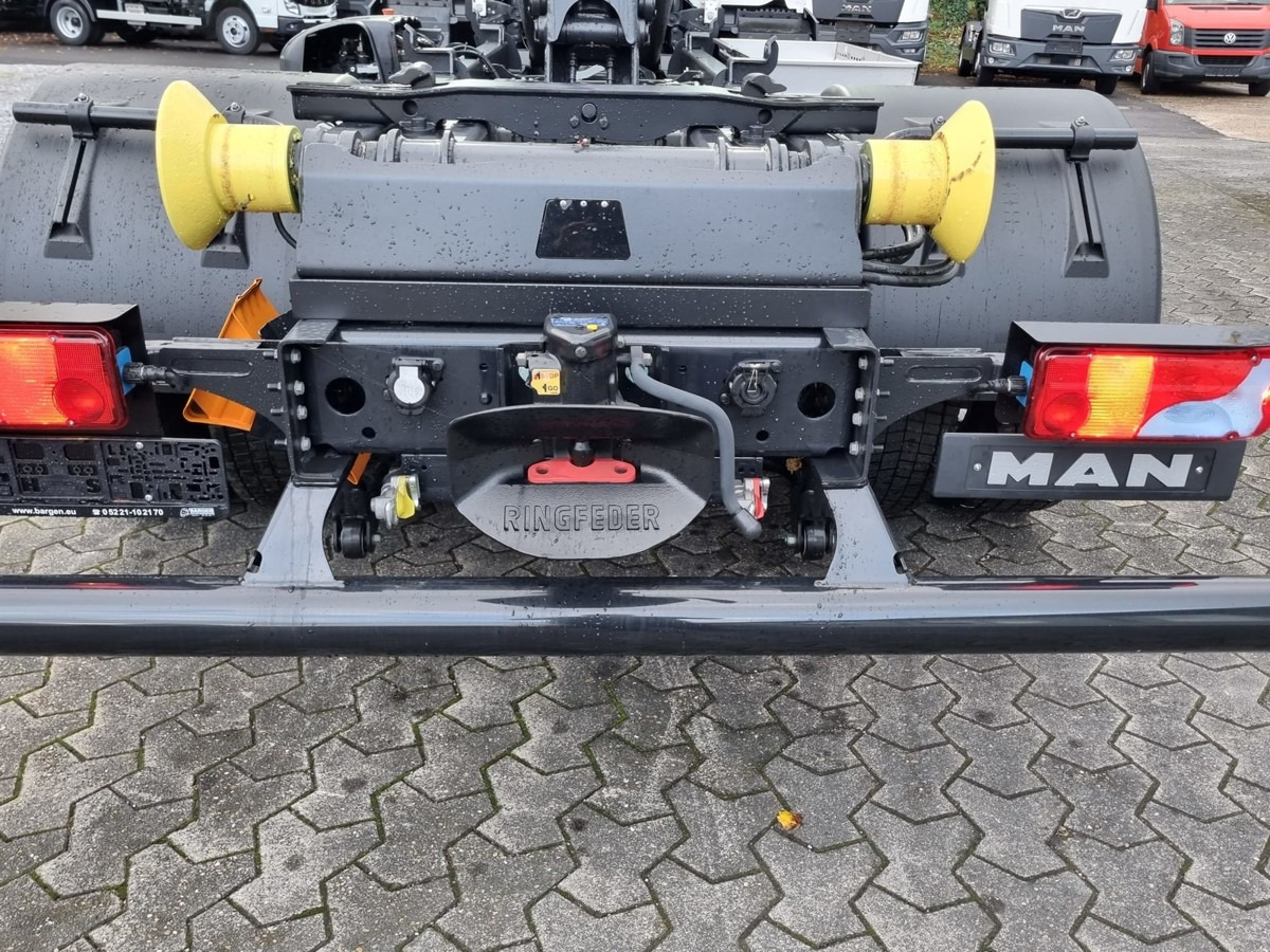 New Hook lift truck MAN TGM 15.290 BL Abrollkipper PowerMatic Standheiz.: picture 20