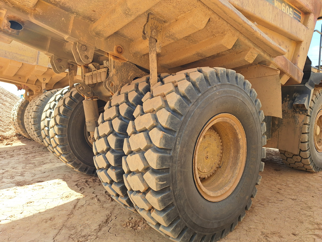 KOMATSU HD605 7-EO leasing KOMATSU HD605 7-EO: picture 18