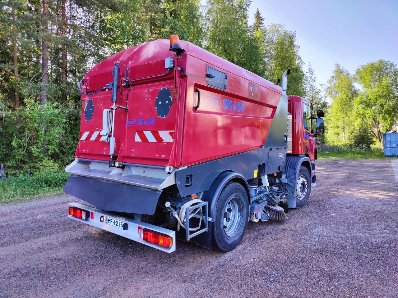 SCHMIDT SK650 / Scania P94 - Road sweeper: picture 4 SCHMIDT SK650 / Scania P94 - Road sweeper: picture 4