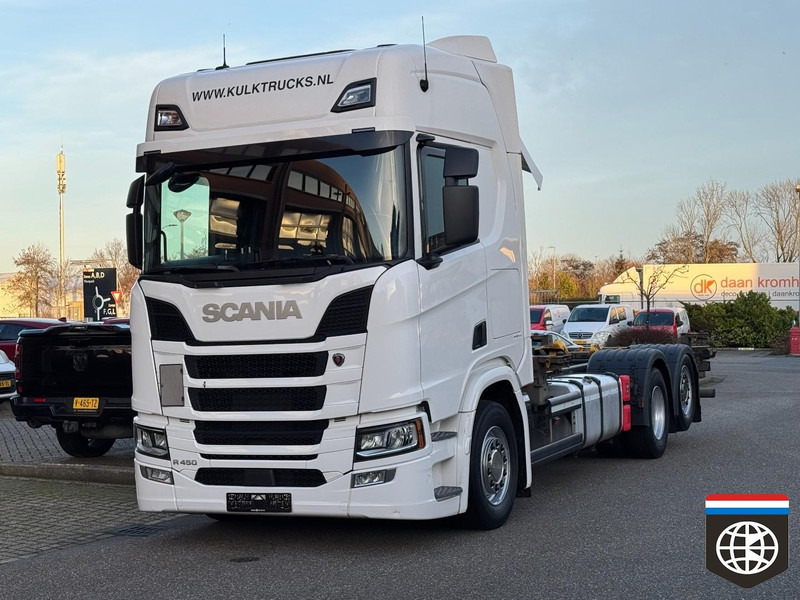 Scania R450 6X2/4 Highline Retarder Night a/c Full air - BDF CHASSIS - Concourstaat - Cab chassis truck: picture 2 Scania R450 6X2/4 Highline Retarder Night a/c Full air - BDF CHASSIS - Concourstaat - Cab chassis truck: picture 2