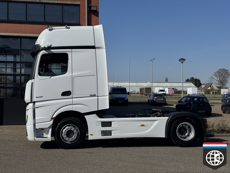 Mercedes-Benz ACTROS 1848 Gigaspace ** LIMITED EDITION** / FULL SPOILER / 2x TANK / NIGHT ac / - Tractor unit: picture 3 Mercedes-Benz ACTROS 1848 Gigaspace ** LIMITED EDITION** / FULL SPOILER / 2x TANK / NIGHT ac / - Tractor unit: picture 3