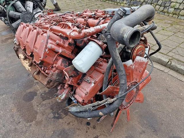 Iveco 8240 - Spare parts: picture 4 Iveco 8240 - Spare parts: picture 4