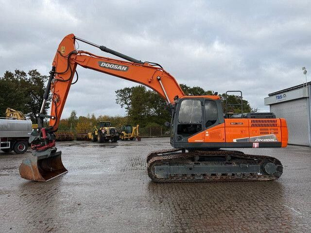 Doosan DX 255 LC-5, Rototilt,Div. Löffel,Greifer+Hammer - Crawler excavator: picture 2 Doosan DX 255 LC-5, Rototilt,Div. Löffel,Greifer+Hammer - Crawler excavator: picture 2