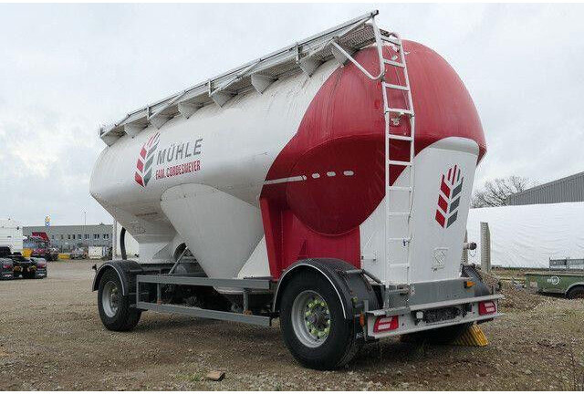 Feldbinder H.EUT 31.2, 31m³, 3 Domdeckel, Alu-Felgen, Luft - Tanker trailer: picture 3 Feldbinder H.EUT 31.2, 31m³, 3 Domdeckel, Alu-Felgen, Luft - Tanker trailer: picture 3