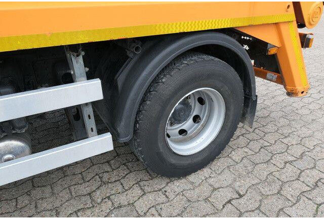 Iveco 160 E EuroCargo 4x2, VDL P-10, teleskop., Funk - Skip loader truck: picture 4 Iveco 160 E EuroCargo 4x2, VDL P-10, teleskop., Funk - Skip loader truck: picture 4