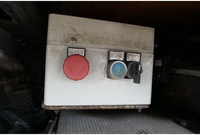 Iveco 160 E EuroCargo 4x2, VDL P-10, teleskop., Funk - Skip loader truck: picture 3 Iveco 160 E EuroCargo 4x2, VDL P-10, teleskop., Funk - Skip loader truck: picture 3