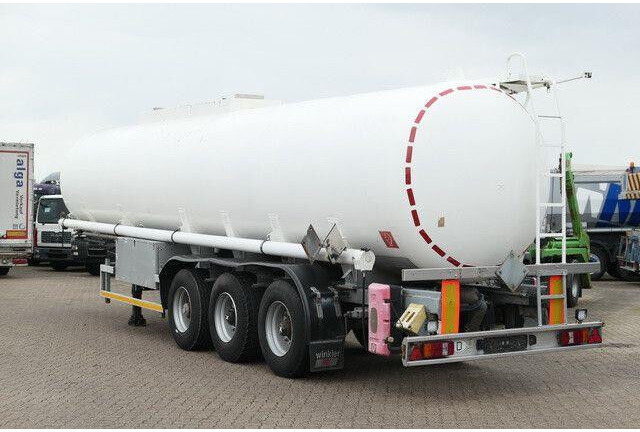 Kässbohrer STH 34/10-24/Tank 34.000 ltr./Unterbefüll./Pumpe - Tanker semi-trailer: picture 3 Kässbohrer STH 34/10-24/Tank 34.000 ltr./Unterbefüll./Pumpe - Tanker semi-trailer: picture 3
