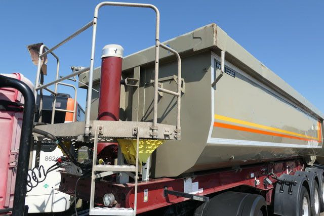 Langendorf SKS-HS 24/30, Stahl, 26m³, Alu-Felgen, BPW - Tipper semi-trailer: picture 3 Langendorf SKS-HS 24/30, Stahl, 26m³, Alu-Felgen, BPW - Tipper semi-trailer: picture 3