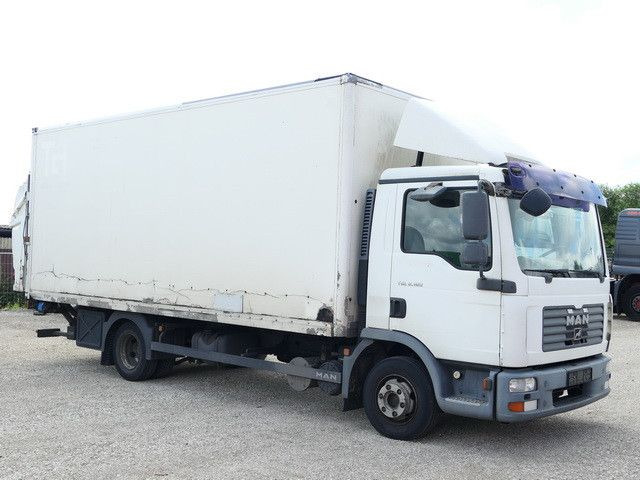 MAN 8.180 TGL BL, LBW, Klima, 3. Sitz, 6.100mm lang - Closed box van: picture 2 MAN 8.180 TGL BL, LBW, Klima, 3. Sitz, 6.100mm lang - Closed box van: picture 2