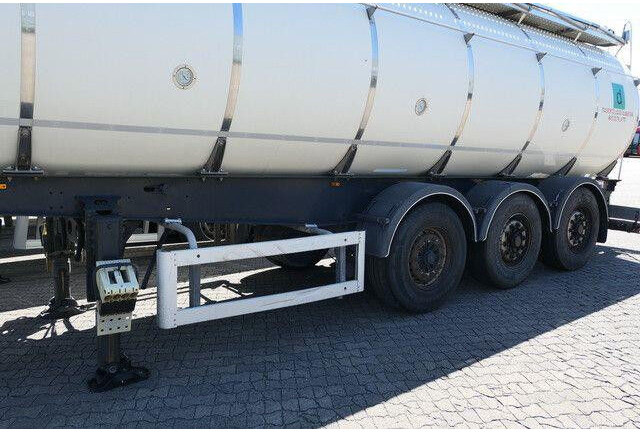 Menci SA 105/Lebensmittel Tank 32 cbm./Liftachse - Tanker semi-trailer: picture 5 Menci SA 105/Lebensmittel Tank 32 cbm./Liftachse - Tanker semi-trailer: picture 5
