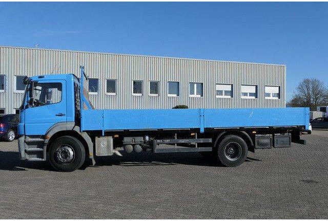 Mercedes-Benz 1824 L Axor 4x2, 3. Sitz, AHK, Gerüstbau, Klima - Dropside/ Flatbed truck: picture 2 Mercedes-Benz 1824 L Axor 4x2, 3. Sitz, AHK, Gerüstbau, Klima - Dropside/ Flatbed truck: picture 2