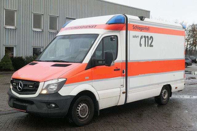 Mercedes-Benz 315 CDI Sprinter 4x2, Klima, Navi, Liege - Ambulance: picture 4 Mercedes-Benz 315 CDI Sprinter 4x2, Klima, Navi, Liege - Ambulance: picture 4