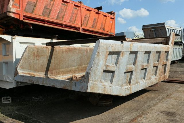 Stahl- Hinterkippmulde ca. 18 cbm, Hilfsrahmen - Tipper body: picture 3 Stahl- Hinterkippmulde ca. 18 cbm, Hilfsrahmen - Tipper body: picture 3