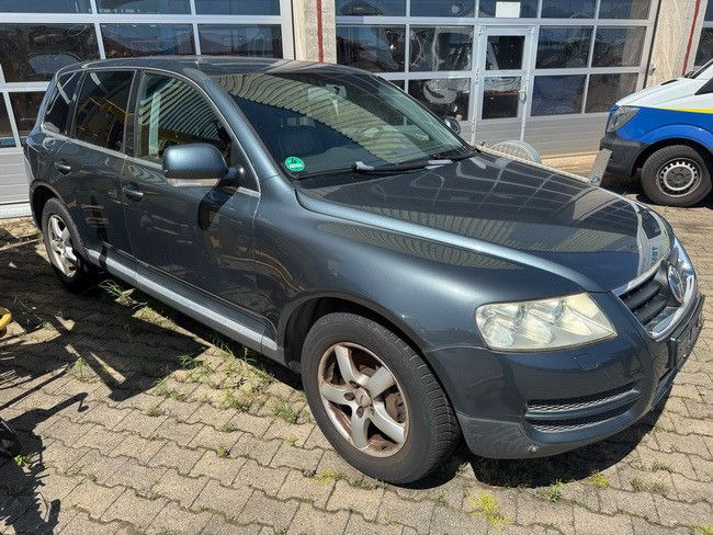 Volkswagen Touareg 3.2 V6/ GETRIEBESCHADEN /Motor läuft! - SUV: picture 3 Volkswagen Touareg 3.2 V6/ GETRIEBESCHADEN /Motor läuft! - SUV: picture 3