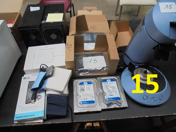 1 SENSEO PHILIPS, 3 disques durs dont 2 neufs, 4 lecteurs de carte, 2 stations NAS Synologie, sans dique, type DS213, films de protection pour GSM, 1 chargeur GSM - Food processing equipment: picture 1 1 SENSEO PHILIPS, 3 disques durs dont 2 neufs, 4 lecteurs de carte, 2 stations NAS Synologie, sans dique, type DS213, films de protection pour GSM, 1 chargeur GSM - Food processing equipment: picture 1