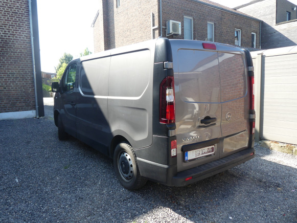 Camionnette Opel Vivaro (2018-122.114 km-VIN:WOVF7G60XJV634111) - Car: picture 3 Camionnette Opel Vivaro (2018-122.114 km-VIN:WOVF7G60XJV634111) - Car: picture 3