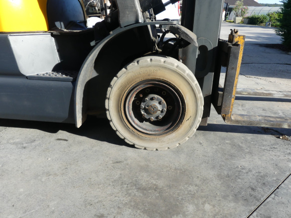 LPG forklift Chariot élévateur TCM FC15N18: picture 9