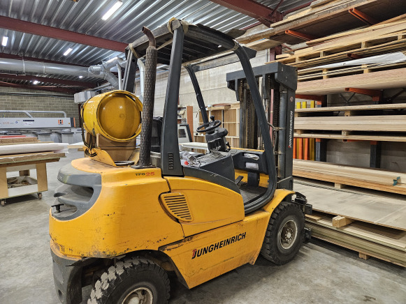 Chariot élévateur frontal au gaz Jungheirich TFG 25BK - LPG forklift: picture 3 Chariot élévateur frontal au gaz Jungheirich TFG 25BK - LPG forklift: picture 3