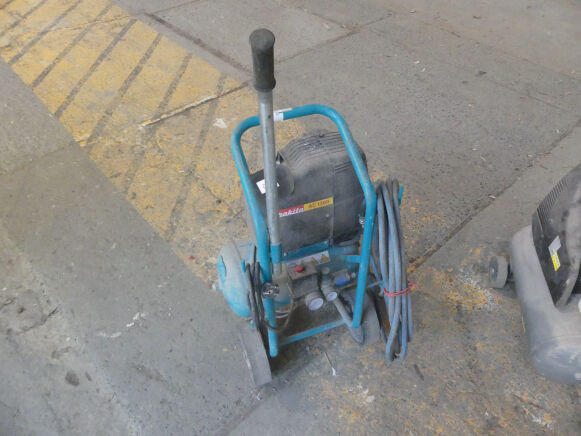 Air compressor Makita AC1300: picture 1