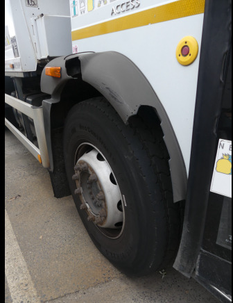 REF:1489 - Camion poubelle Renault Access (VIN: SEG1930BL5BD17873) - Garbage truck: picture 5 REF:1489 - Camion poubelle Renault Access (VIN: SEG1930BL5BD17873) - Garbage truck: picture 5