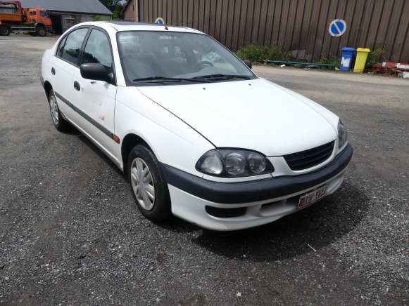 REF:DBB024 - Voiture Toyota Avensis (1998-172.549 km) - Car: picture 2 REF:DBB024 - Voiture Toyota Avensis (1998-172.549 km) - Car: picture 2