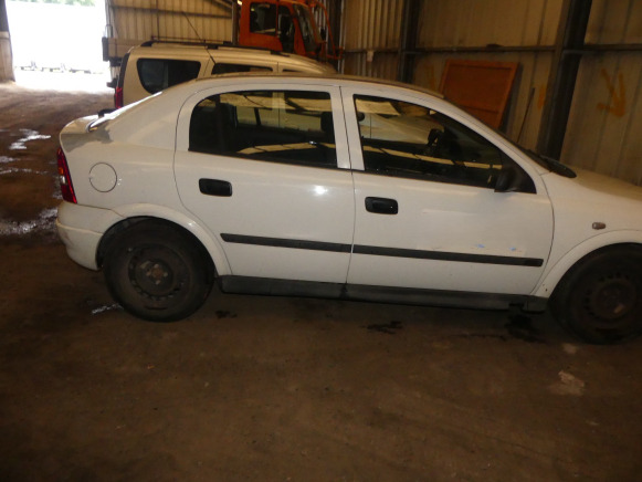 REF:JGN449 - Voiture Opel Astra 1,7 Dti (2003-129.196 km) - SUV: picture 4 REF:JGN449 - Voiture Opel Astra 1,7 Dti (2003-129.196 km) - SUV: picture 4