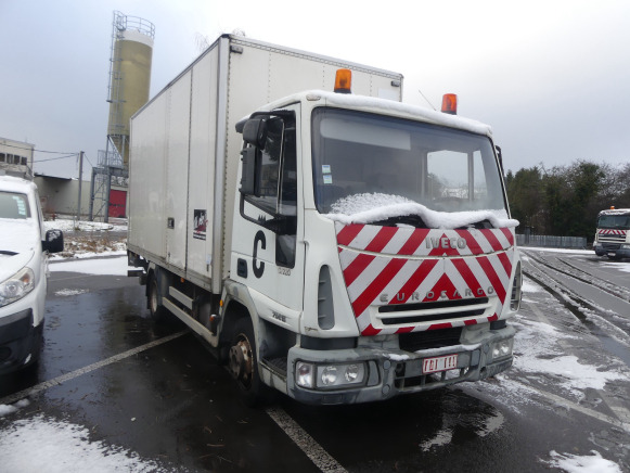 Box truck REF:num imat PLI114 - Camion tapissière Iveco Iveco eurocarg 75E/3.2: picture 14