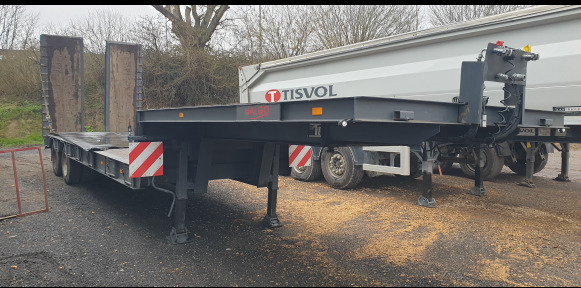Remorque porte-engins MOL 1011/15v/20/32 - Low loader semi-trailer: picture 3 Remorque porte-engins MOL 1011/15v/20/32 - Low loader semi-trailer: picture 3