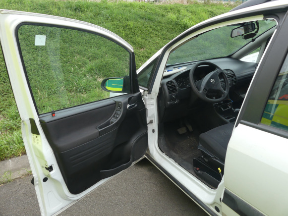 Voiture Opel ZAFIRA (2004-179.238 km) - Car: picture 5 Voiture Opel ZAFIRA (2004-179.238 km) - Car: picture 5