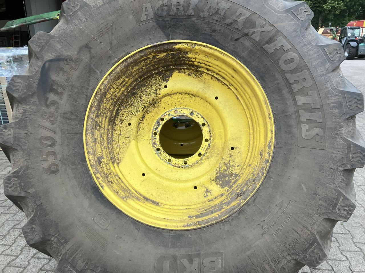 BKT 650/85R38 - Tire for Agricultural machinery: picture 2 BKT 650/85R38 - Tire for Agricultural machinery: picture 2