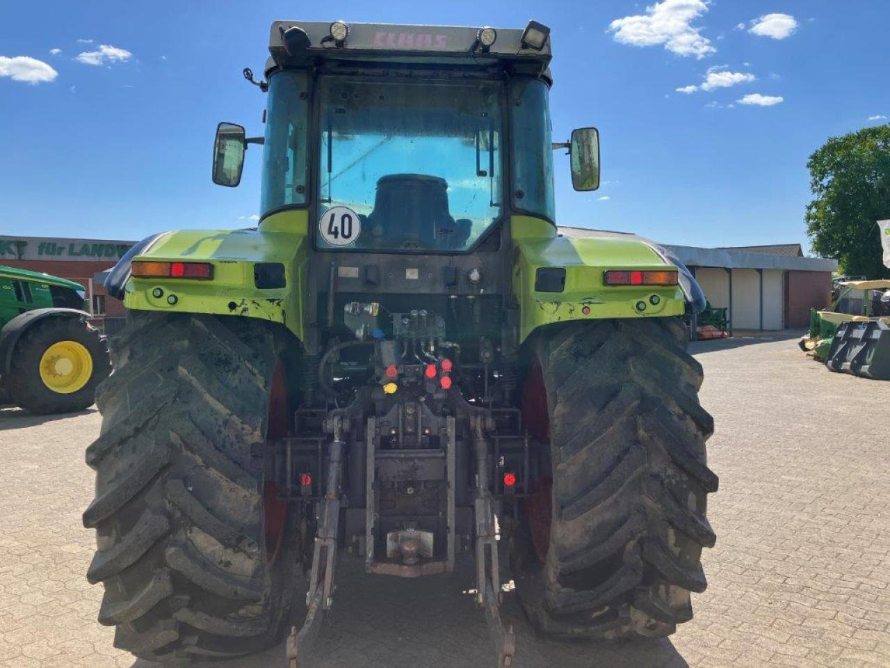 CLAAS Ares 696 - Farm tractor: picture 3 CLAAS Ares 696 - Farm tractor: picture 3