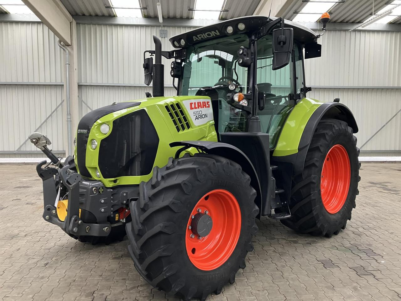 CLAAS Arion 550 - Farm tractor: picture 1 CLAAS Arion 550 - Farm tractor: picture 1