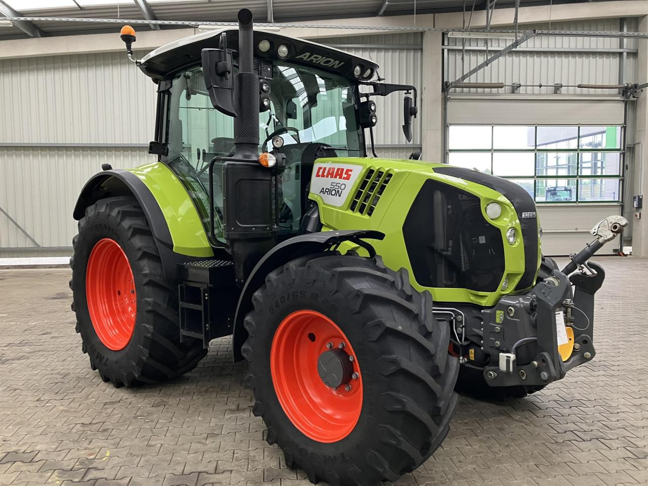CLAAS Arion 550 - Farm tractor: picture 3 CLAAS Arion 550 - Farm tractor: picture 3