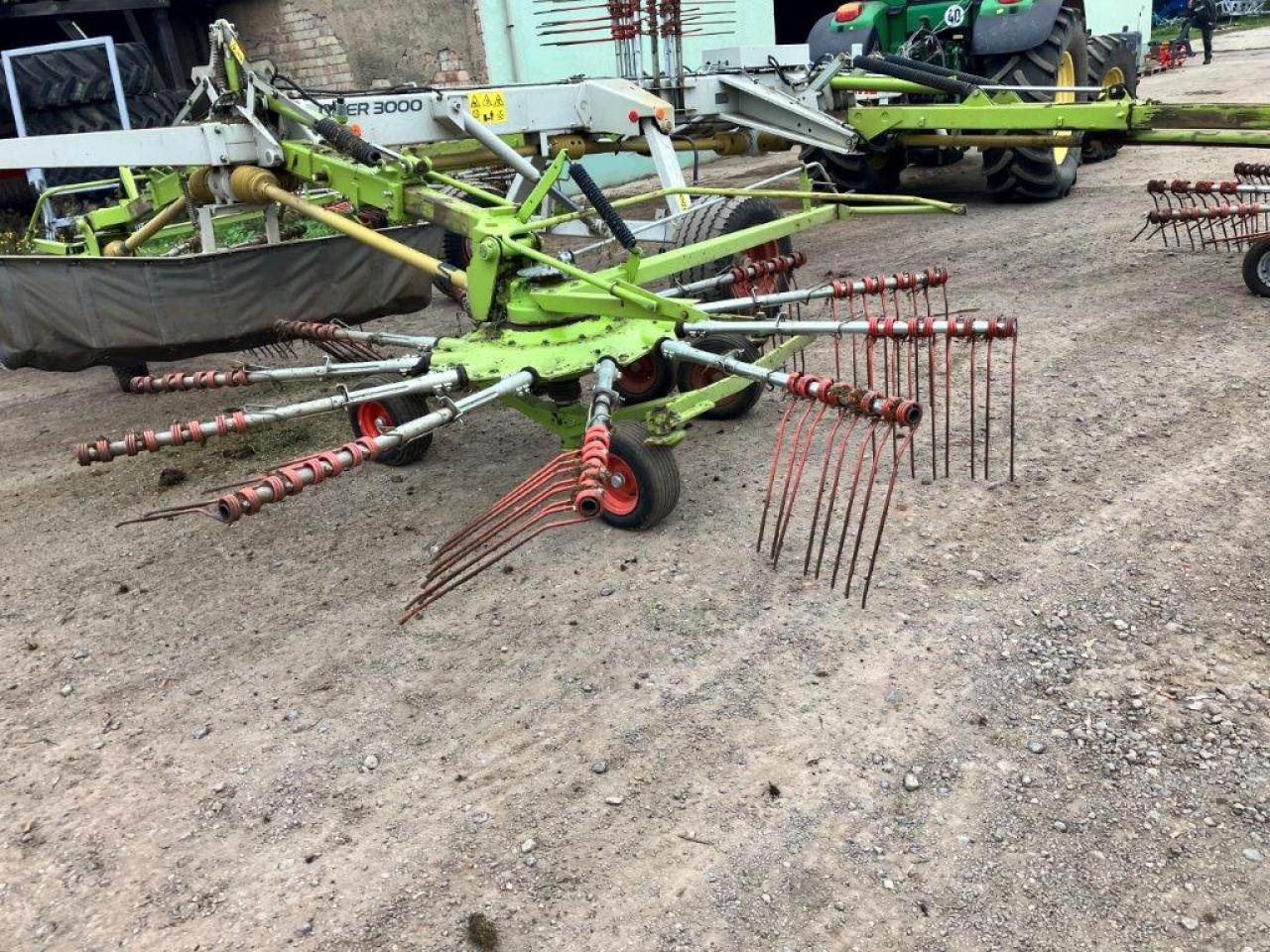 CLAAS Liner 3000 - Tedder/ Rake: picture 2 CLAAS Liner 3000 - Tedder/ Rake: picture 2