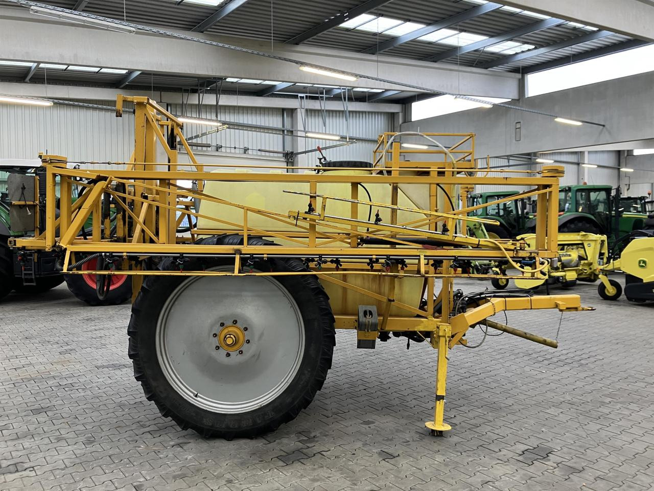 Dubex Junior 2000 Liter - Trailed sprayer: picture 3 Dubex Junior 2000 Liter - Trailed sprayer: picture 3