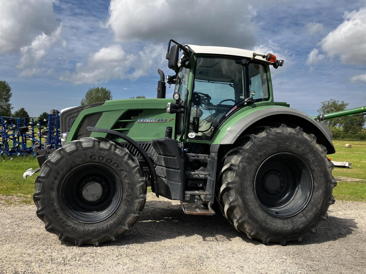 Fendt 828 Vario Profi Plus - Farm tractor: picture 1 Fendt 828 Vario Profi Plus - Farm tractor: picture 1
