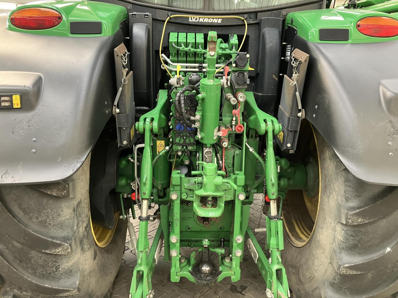 Farm tractor John Deere 6155R: picture 6 Farm tractor John Deere 6155R: picture 6