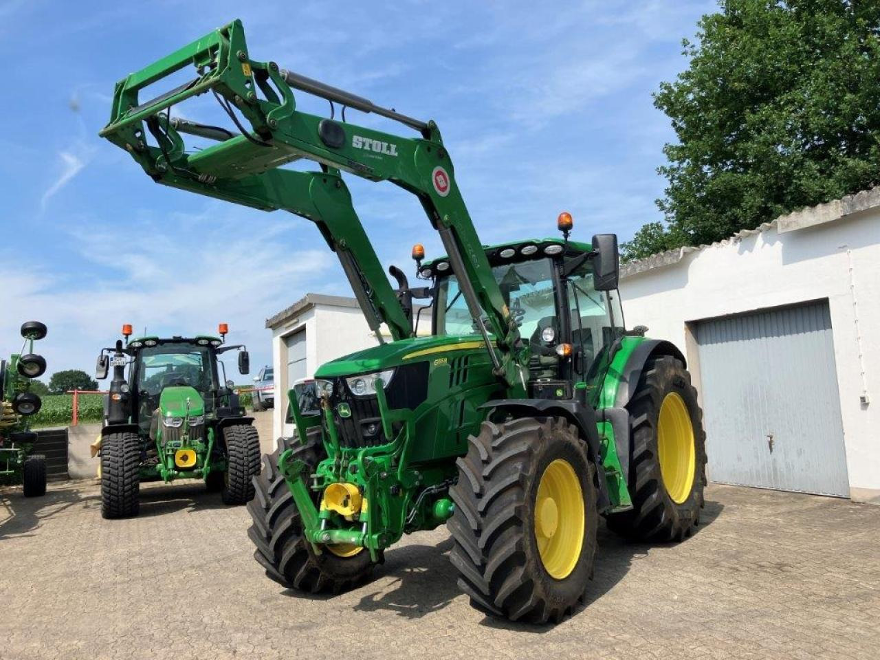 John Deere 6155R - Farm tractor: picture 1 John Deere 6155R - Farm tractor: picture 1