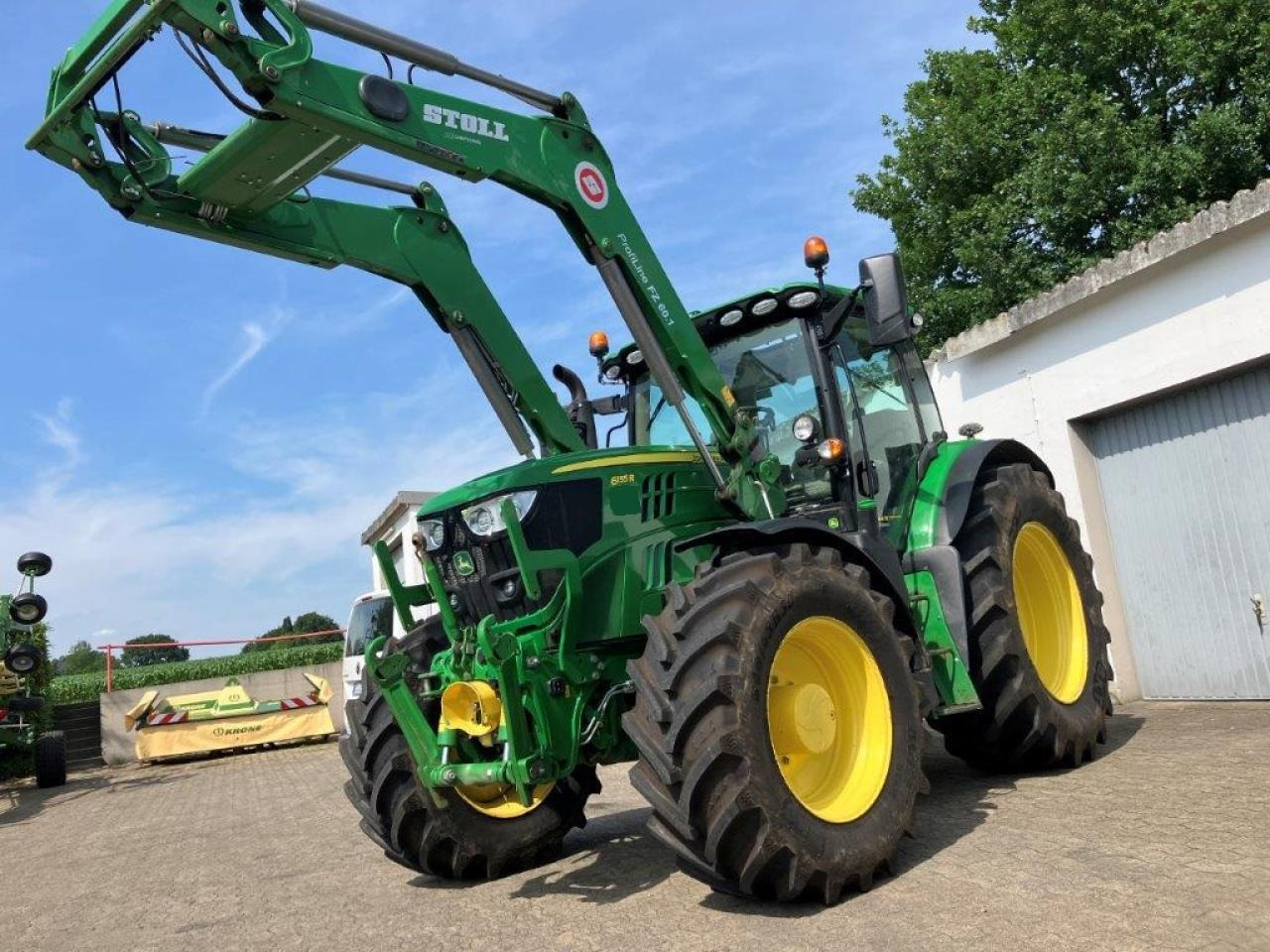 John Deere 6155R - Farm tractor: picture 2 John Deere 6155R - Farm tractor: picture 2