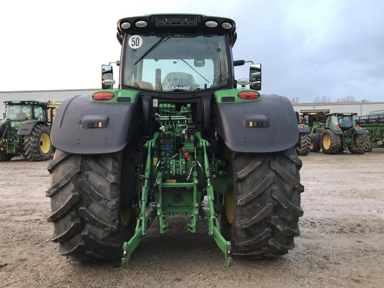 John Deere 6215R - Farm tractor: picture 5 John Deere 6215R - Farm tractor: picture 5